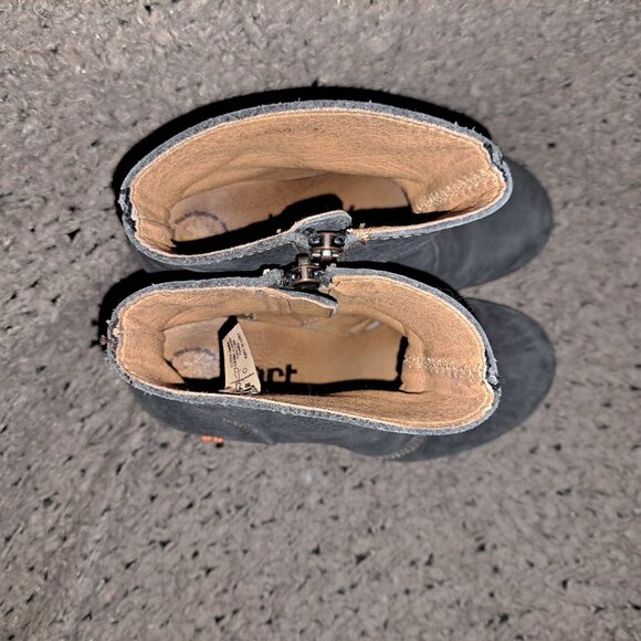 THE ART COMPANY-Detailed Wood Wedge Heel Booties-Gray Nubuck-Sz 37-EXCELLENT - Picture 7 of 8